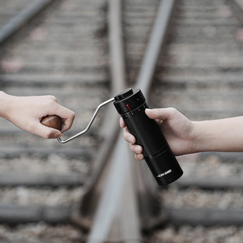 Blade R3 Manual Grinder -Black-walnut handle